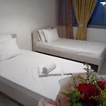 La 아파트 *